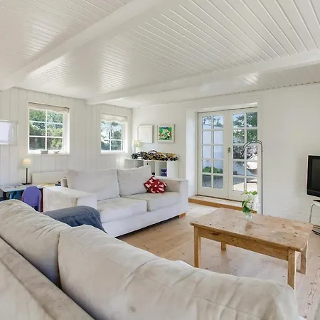 Three-bedroom In Stege