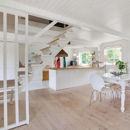 Three-bedroom In * Stege