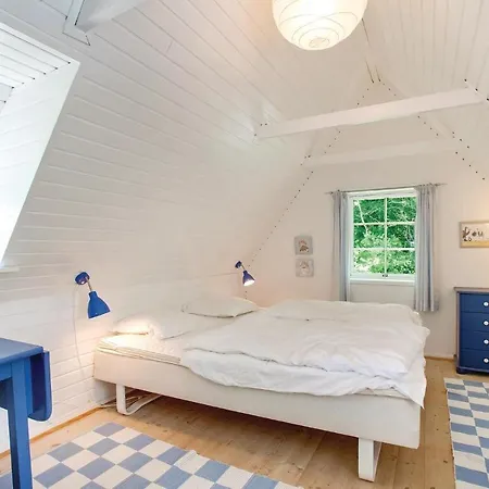 Dom wakacyjny Three-bedroom In Stege