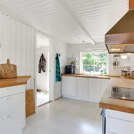 Three-bedroom In Stege