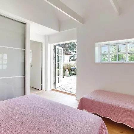 Dom wakacyjny Three-bedroom In